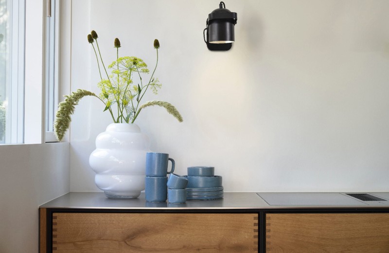 Lampa ścienna Nesvik wys. 23 cm Black
