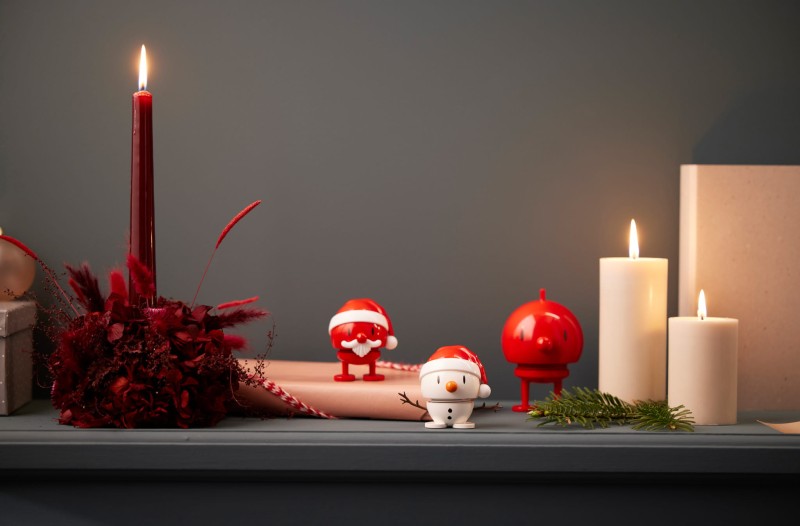 Figurka Hoptimist Santa Claus S czerwony
