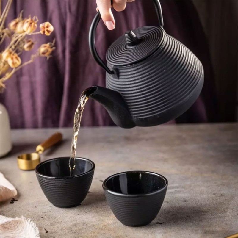 Dzbanek zaparzacz żeliwny 1L z filtrem i filiżankami KINGHOFF