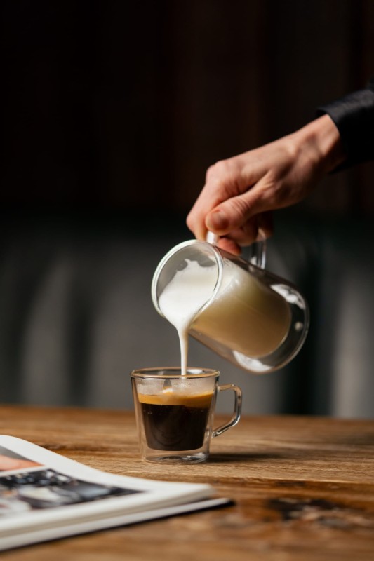 Mlecznik z podwójną ścianką 200 ml Diva