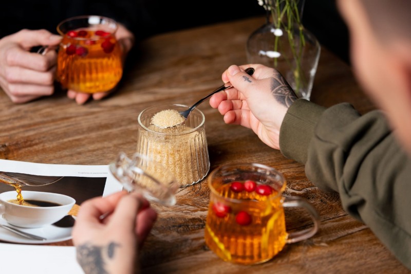 Cukiernica szklana z pokrywką 250 ml Mia