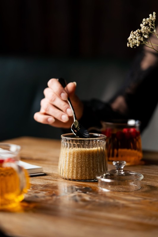 Cukiernica szklana z pokrywką 250 ml Mia