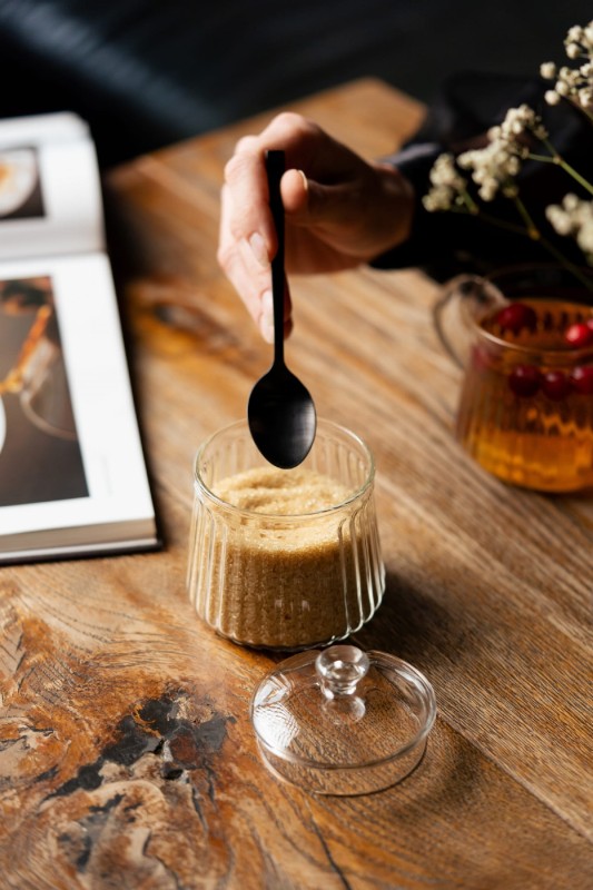 Cukiernica szklana z pokrywką 250 ml Mia