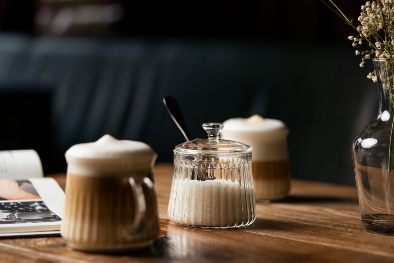 Cukiernica szklana z pokrywką 250 ml Mia