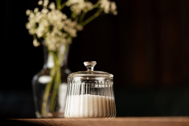 Cukiernica szklana z pokrywką 250 ml Mia