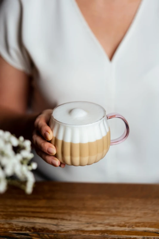 Komplet 2 szklanek z różowym uchem 350 ml Tulip