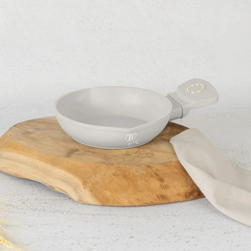 Mini patelnia z powłoką tytanową 16cm BERLINGER HAUS SAHARA kremowa