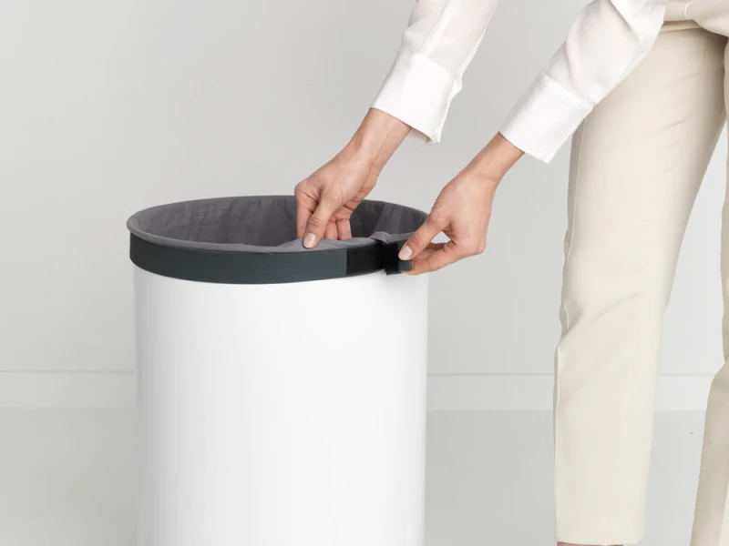 Kosz na pranie 60L biały z pokrywą szarą