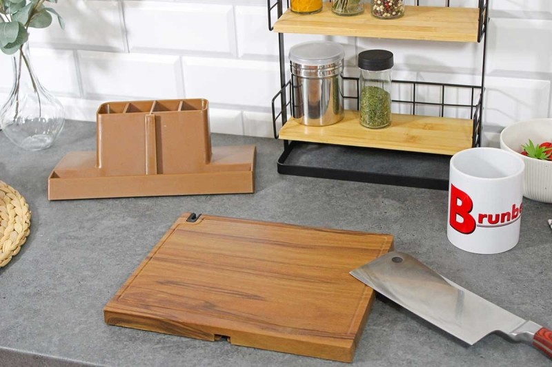 Stojak magnetyczny drewniany na noże z wbudowaną ostrzałką 27x23cm