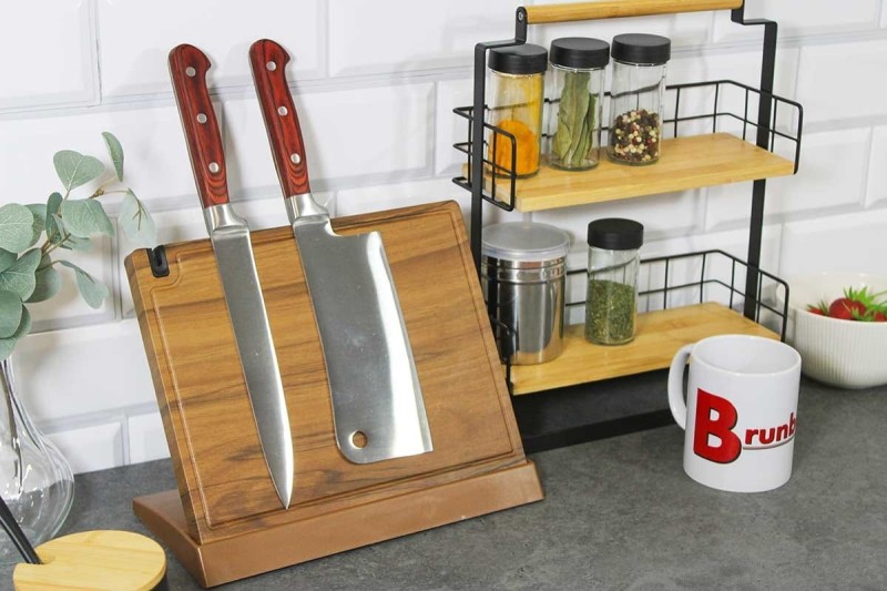 Stojak magnetyczny drewniany na noże z wbudowaną ostrzałką 27x23cm