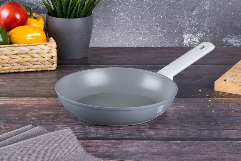 Garnek 4L i patelnia 24cm z powłoką tytanową BERLINGER HAUS szary