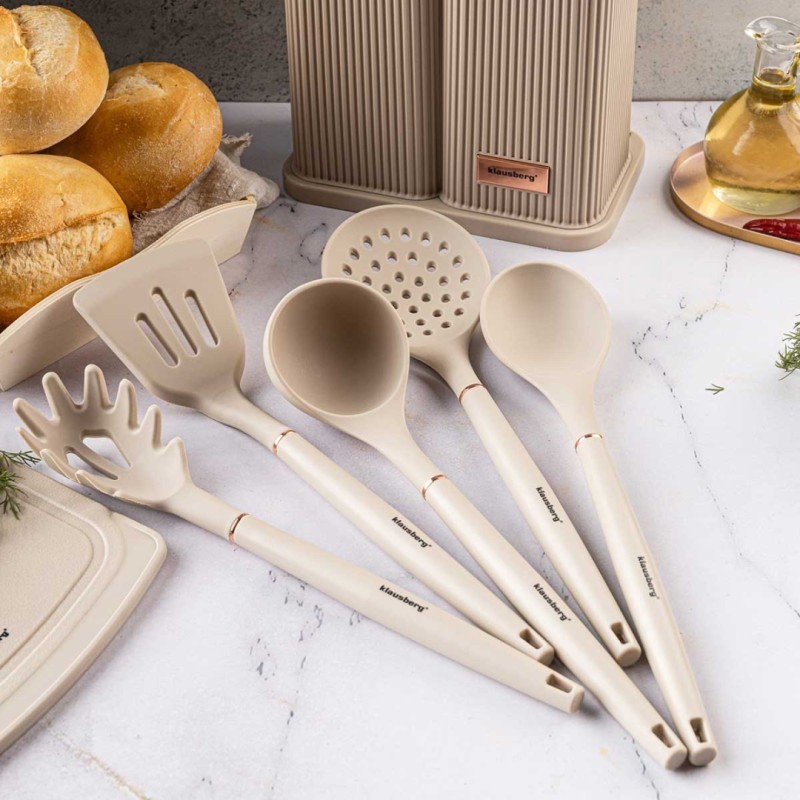 Zestaw noży i przyborów kuchennych z deską w stojaku KLAUSBERG szary