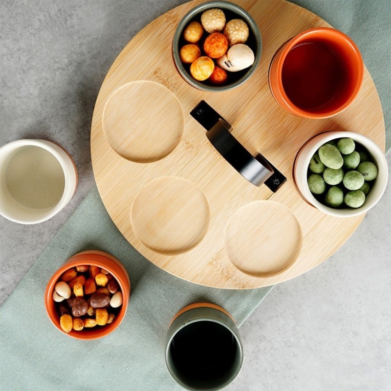 Zestaw 6 miseczek na drewnianej tacy do serwowania sosów przekąsek