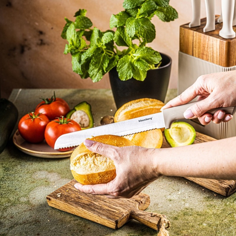 Zestaw noży i przyborów kuchennych w bloku akacjowym KLAUSBERG beżowy